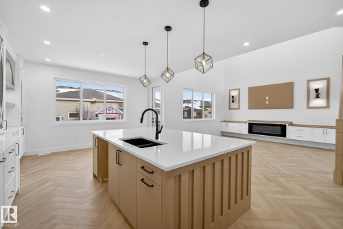 34 Avonlea Way, Spruce Grove, AB - Indoor Photo Showing Kitchen With Double Sink With Upgraded Kitchen