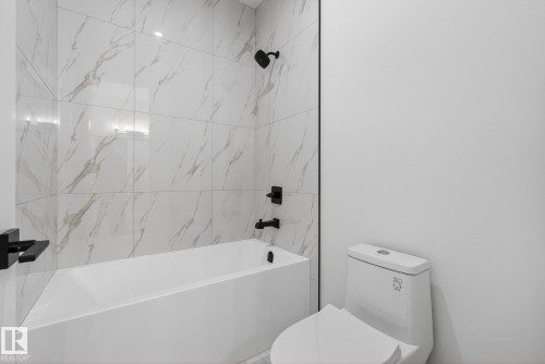 34 Avonlea Way, Spruce Grove, AB - Indoor Photo Showing Bathroom