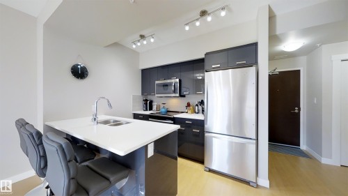 #1603 10410 102 AV NW  Edmonton, AB T5J 0E9