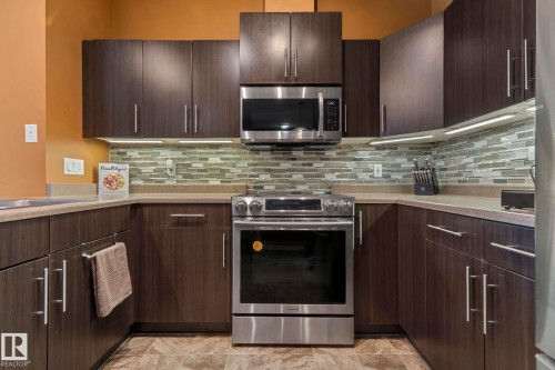 237 263 Macewan Road, Edmonton, AB - Indoor Photo Showing Kitchen