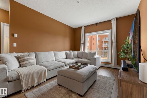 237 263 Macewan Road, Edmonton, AB - Indoor Photo Showing Living Room