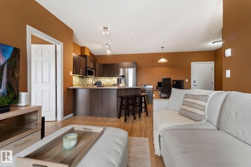 237 263 Macewan Road, Edmonton, AB - Indoor