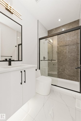 5913 17 Street, Rural Leduc County, AB - Indoor Photo Showing Bathroom