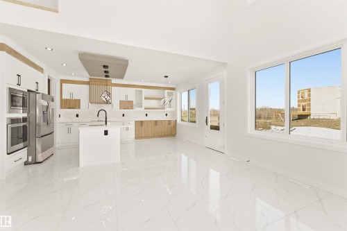 5913 17 Street, Rural Leduc County, AB - Indoor Photo Showing Kitchen