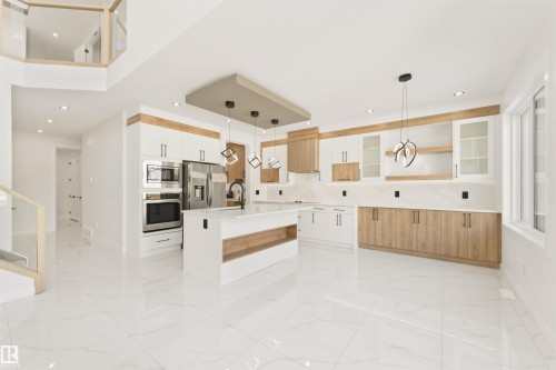 5913 17 Street, Rural Leduc County, AB - Indoor Photo Showing Kitchen
