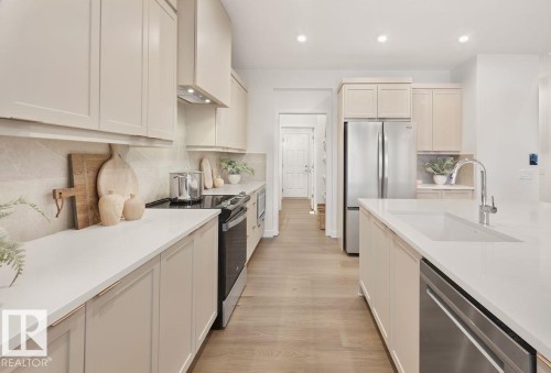 3139 Dixon Landing Landing, Edmonton, AB - Indoor Photo Showing Kitchen With Upgraded Kitchen