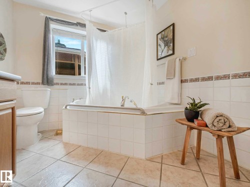 12 Muir Drive, St. Albert, AB - Indoor Photo Showing Bathroom