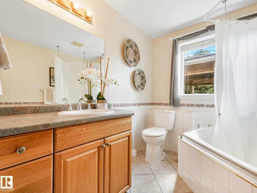 12 Muir Drive, St. Albert, AB - Indoor Photo Showing Bathroom