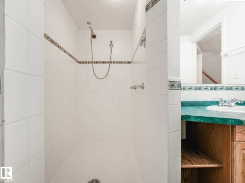 12 Muir Drive, St. Albert, AB - Indoor Photo Showing Bathroom