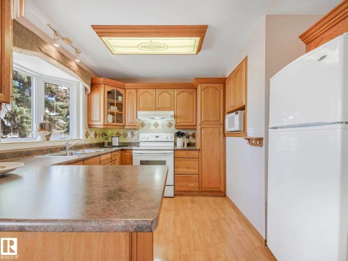 12 Muir Drive, St. Albert, AB - Indoor Photo Showing Kitchen With Double Sink