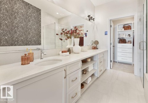12844 211 Street, Edmonton, AB - Indoor Photo Showing Bathroom