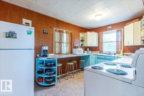 60 Beach Ave, Rural Leduc County, AB 