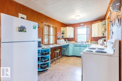 60 Beach Ave, Rural Leduc County, AB 