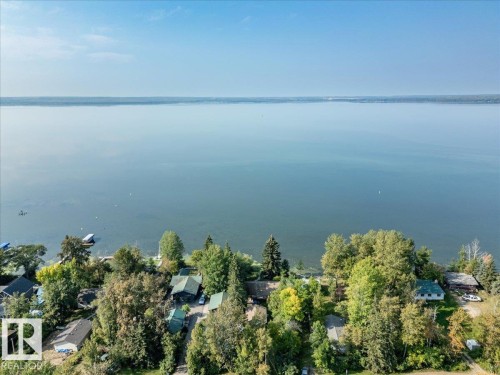 60 Beach Ave, Rural Leduc County, AB 