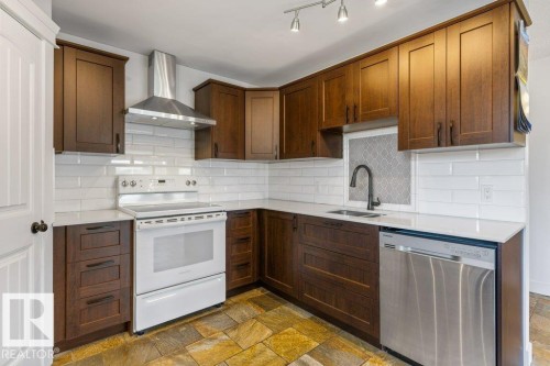 21 Mill Drive, St. Albert, AB - Indoor Photo Showing Kitchen