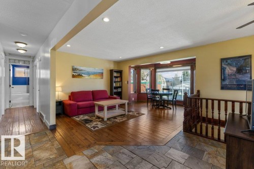 21 Mill Drive, St. Albert, AB - Indoor Photo Showing Living Room