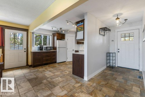 21 Mill Drive, St. Albert, AB - Indoor