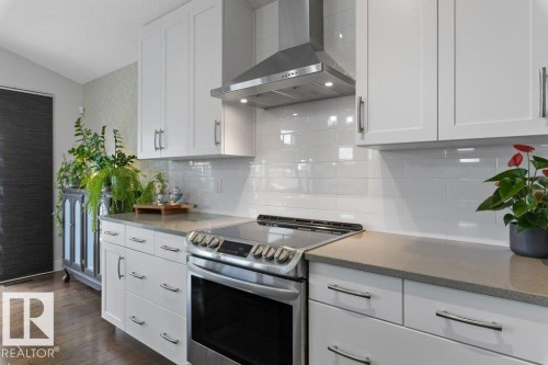 2107 Redtail Common, Edmonton, AB - Indoor Photo Showing Kitchen With Upgraded Kitchen