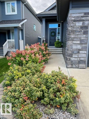 2107 Redtail Common, Edmonton, AB - Outdoor