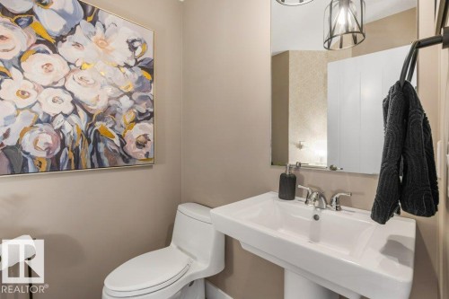 2107 Redtail Common, Edmonton, AB - Indoor Photo Showing Bathroom