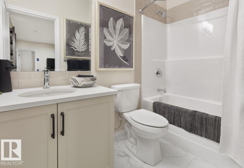 12842 213A Street Nw, Edmonton, AB - Indoor Photo Showing Bathroom