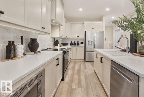 12842 213A Street Nw, Edmonton, AB - Indoor Photo Showing Kitchen With Stainless Steel Kitchen