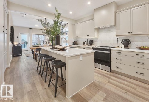 12842 213A Street Nw, Edmonton, AB - Indoor Photo Showing Kitchen With Upgraded Kitchen