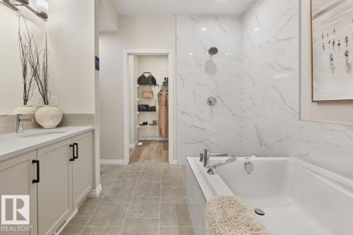 12842 213A Street Nw, Edmonton, AB - Indoor Photo Showing Bathroom
