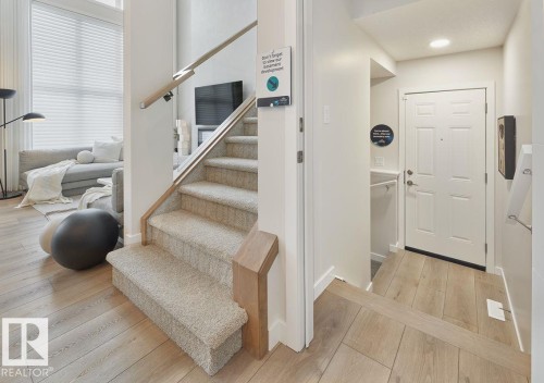17515 7 Street, Edmonton, AB - Indoor Photo Showing Other Room