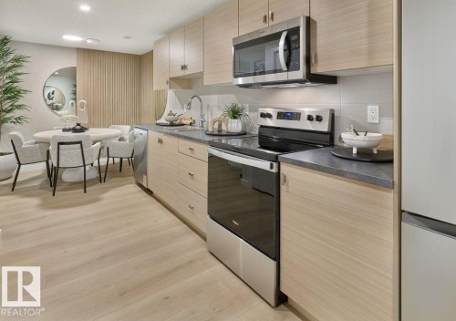 17515 7 Street, Edmonton, AB - Indoor Photo Showing Kitchen With Stainless Steel Kitchen With Upgraded Kitchen