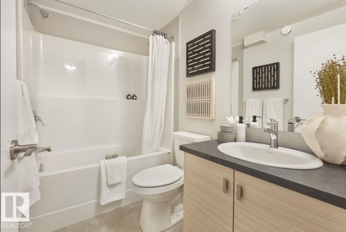 17515 7 Street, Edmonton, AB - Indoor Photo Showing Bathroom