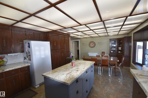 3102 Park Avenue, Mallaig, AB - Indoor Photo Showing Other Room