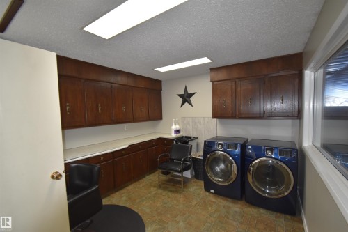 3102 Park Avenue, Mallaig, AB - Indoor Photo Showing Laundry Room