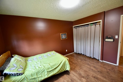 3102 Park Avenue, Mallaig, AB - Indoor Photo Showing Bedroom
