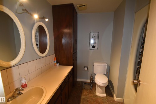 3102 Park Avenue, Mallaig, AB - Indoor Photo Showing Bathroom