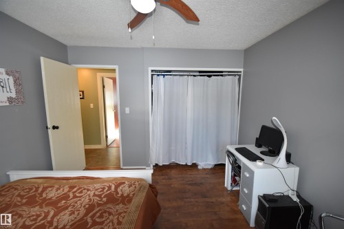3102 Park Avenue, Mallaig, AB - Indoor Photo Showing Bedroom