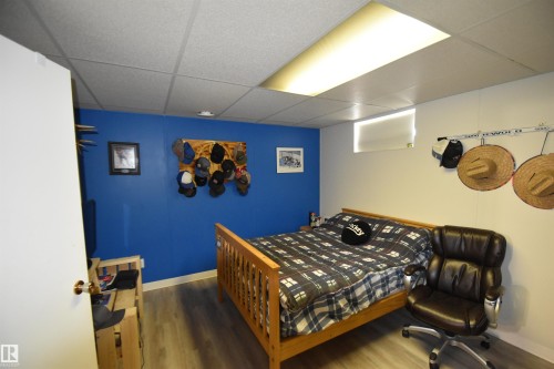 3102 Park Avenue, Mallaig, AB - Indoor Photo Showing Bedroom