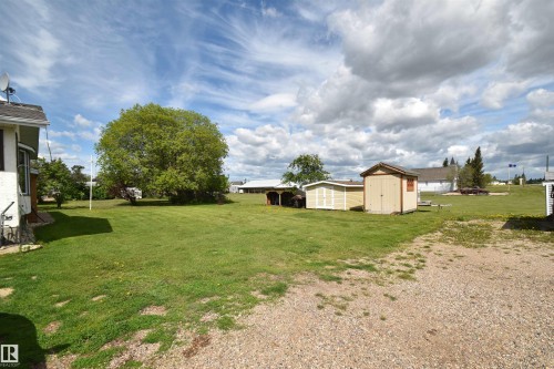 3102 Park Avenue, Mallaig, AB - Outdoor