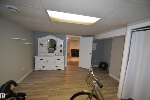 3102 Park Avenue, Mallaig, AB - Indoor
