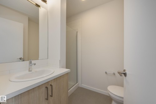 17232 4 Street, Edmonton, AB - Indoor Photo Showing Bathroom