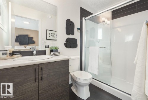 1216 Keswick Drive, Edmonton, AB - Indoor Photo Showing Bathroom