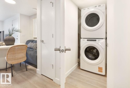 1216 Keswick Drive, Edmonton, AB - Indoor Photo Showing Laundry Room