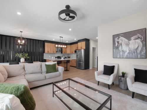 821 Morris Avenue, Leduc, AB - Indoor Photo Showing Living Room