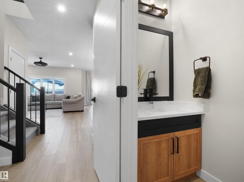 821 Morris Avenue, Leduc, AB - Indoor