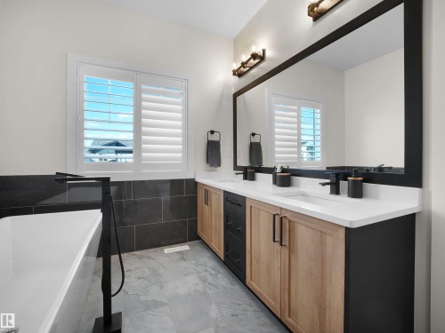 821 Morris Avenue, Leduc, AB - Indoor Photo Showing Bathroom