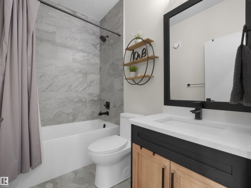 821 Morris Avenue, Leduc, AB - Indoor Photo Showing Bathroom