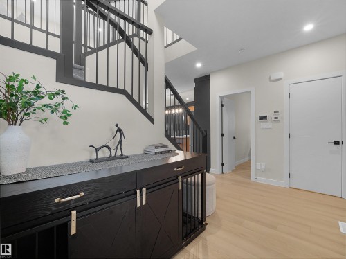 821 Morris Avenue, Leduc, AB - Indoor Photo Showing Other Room
