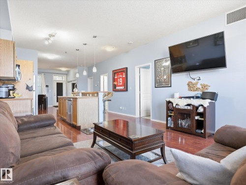 268 4823 104A Street, Edmonton, AB - Indoor Photo Showing Living Room