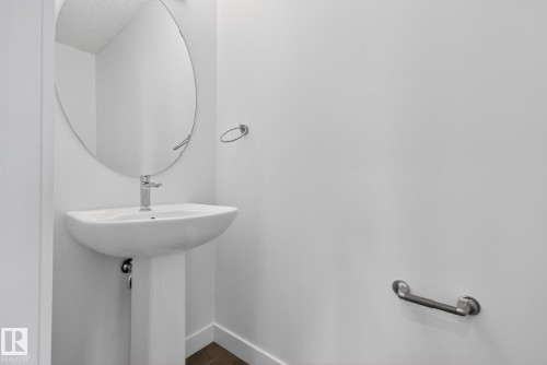 3605 James Mowatt Trail, Edmonton, AB - Indoor Photo Showing Bathroom