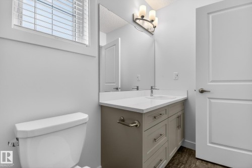 3605 James Mowatt Trail, Edmonton, AB - Indoor Photo Showing Bathroom